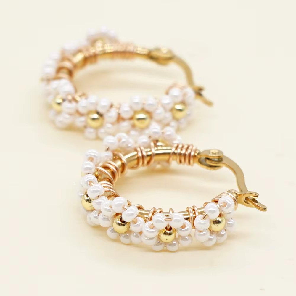 Daisy Earrings White