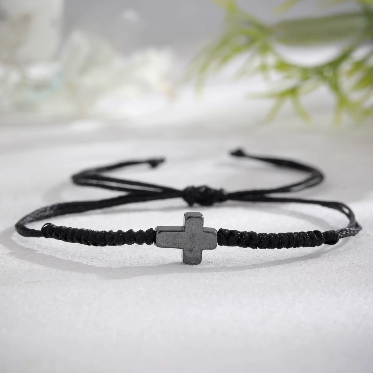 Bracelet Men Cross Ανδρικό Μαύρο Βραχιόλι με Σταυρό από Φυσική Πέτρα – Ρυθμιζόμενο